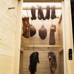 Browin Dřevěná udírna s ohništěm 100 cm 