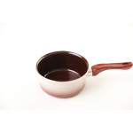 Smaltovaný rendlík s dlouhou bakelitovou ručkou 16 cm 1,5 L  capuccino