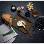 VICTORINOX Prkénko na krájení Epicurean 25,5 cm s mazacím nožem